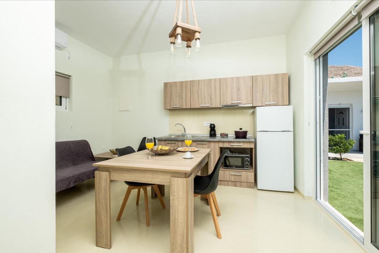 Sagma Villas Perissa  Buitenkant foto